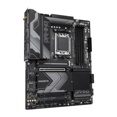 Материнська плата GIGABYTE X670 GAMING X AX V2