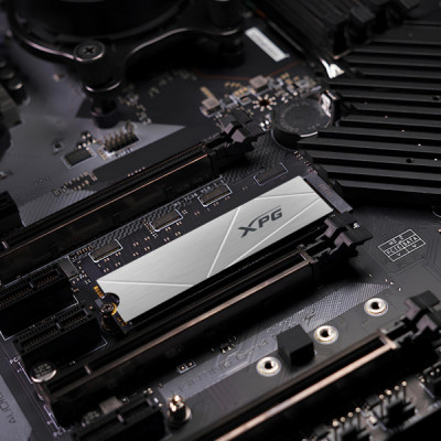 Накопичувач SSD M.2 2280 1TB XPG GAMMIX S60 ADATA (AGAMMIXS60-1T-CS)